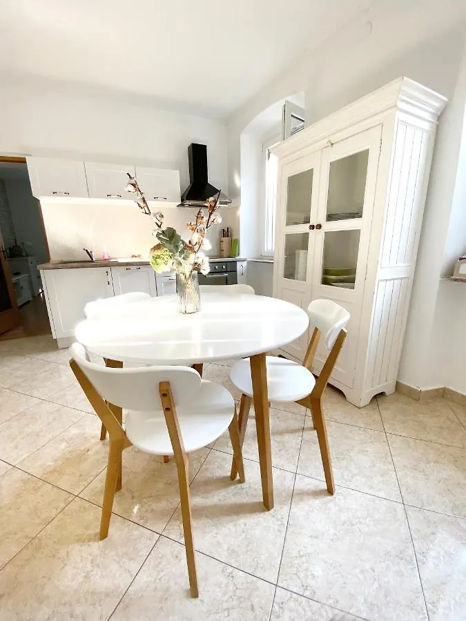 Apartment Evelina Pula